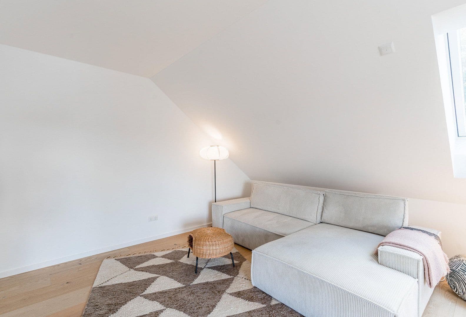 Pronájem bytu 2+1 65 m², Nelkenweg 10, Freising, Bavorsko Pronájem bytu 2+1 65 m², Nelkenweg 10, Freising, Bavorsko
