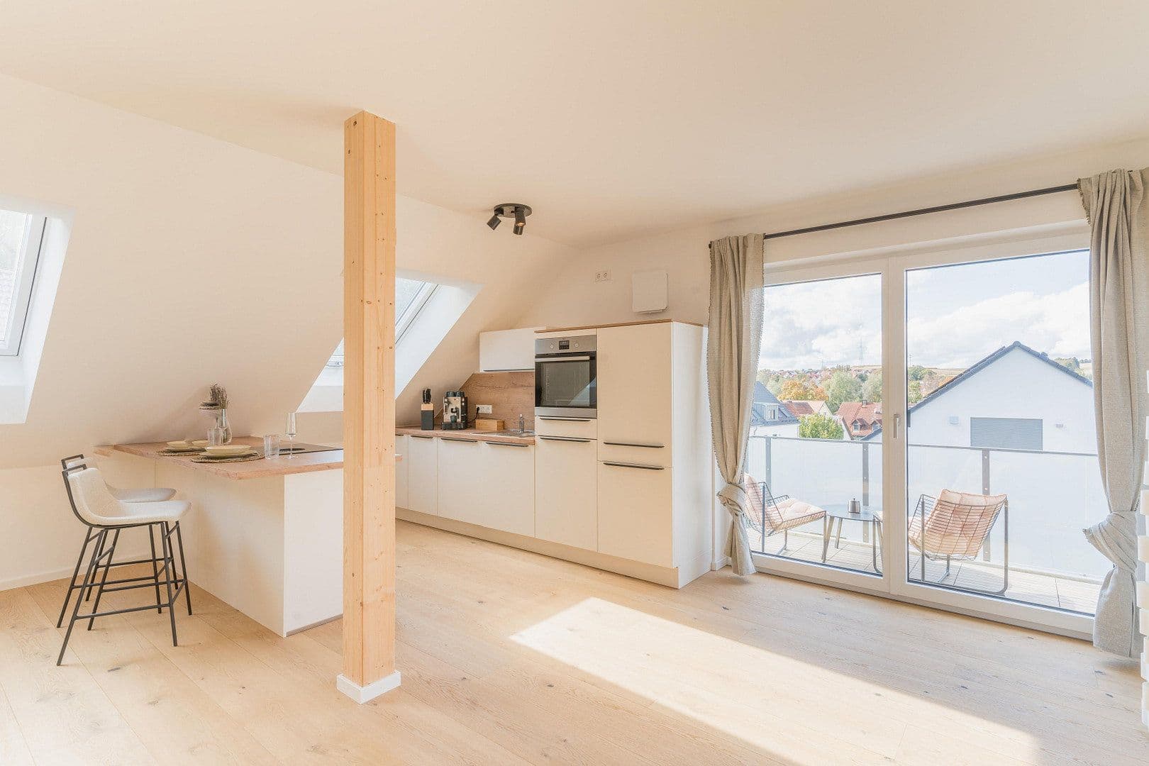 Pronájem bytu 2+1 65 m², Nelkenweg 10, Freising, Bavorsko Pronájem bytu 2+1 65 m², Nelkenweg 10, Freising, Bavorsko