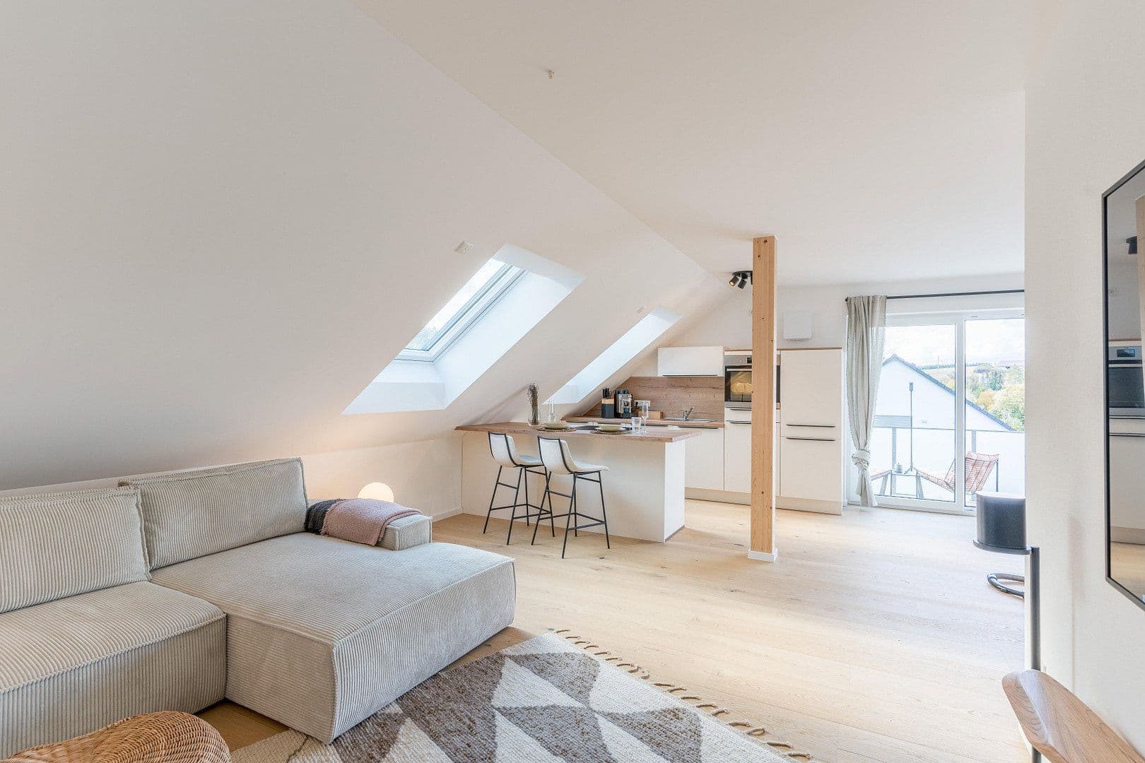 Pronájem bytu 2+1 65 m², Nelkenweg 10, Freising, Bavorsko Pronájem bytu 2+1 65 m², Nelkenweg 10, Freising, Bavorsko