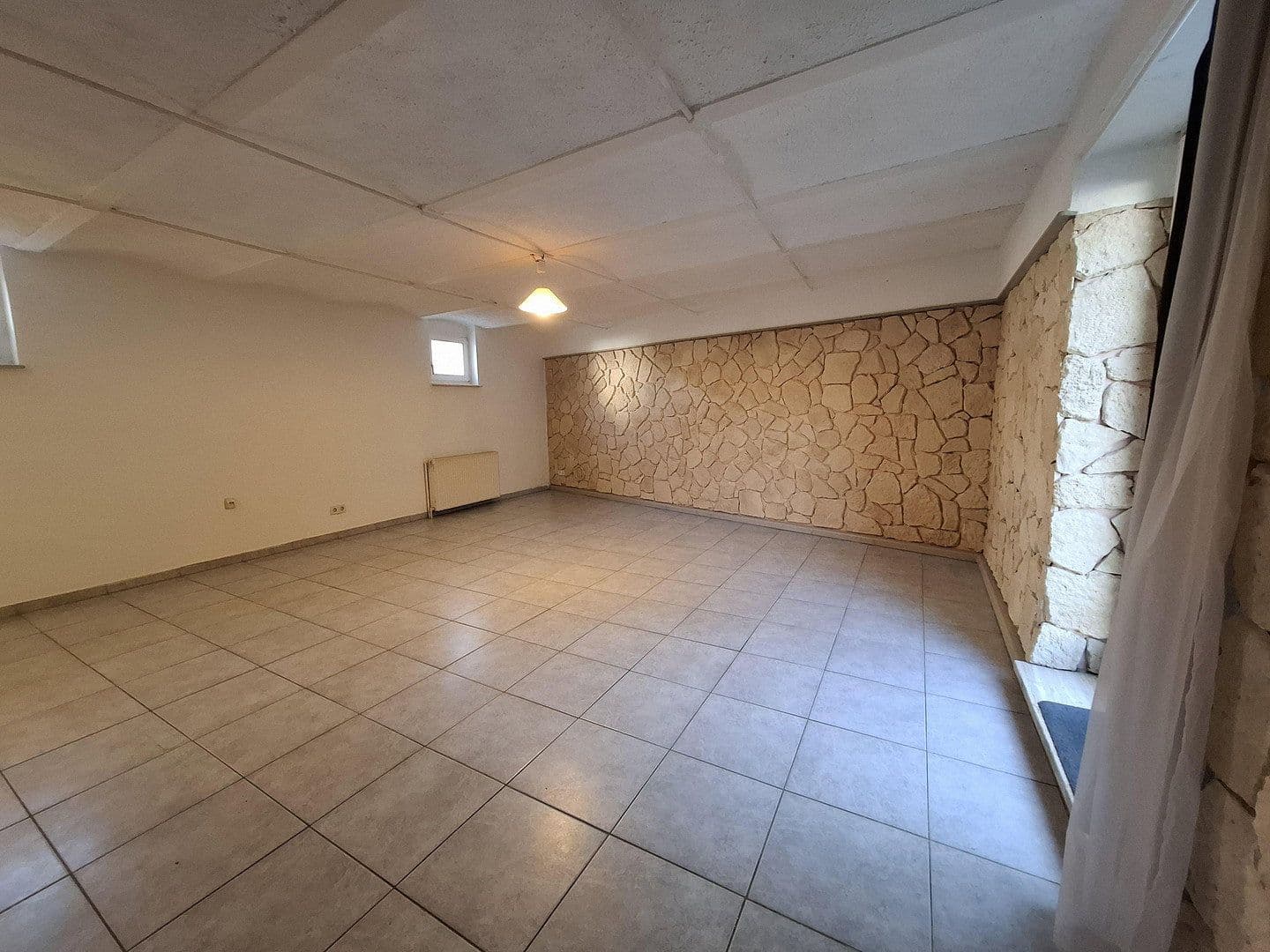 Pronájem bytu 1+1 42 m², Burglahr, Porýní-Falc Pronájem bytu 1+1 42 m², Burglahr, Porýní-Falc