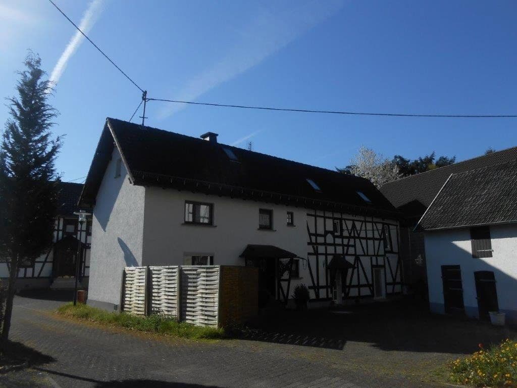 Pronájem bytu 1+1 42 m², Burglahr, Porýní-Falc Pronájem bytu 1+1 42 m², Burglahr, Porýní-Falc
