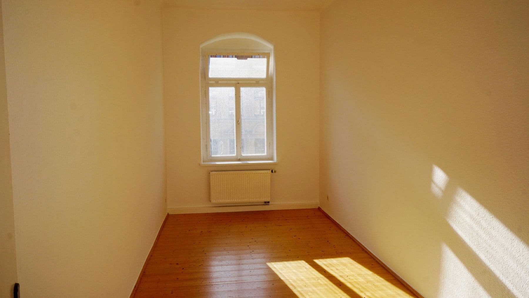Pronájem bytu 4+1 103 m², Hertelstraße 16, Dresden, Sasko Pronájem bytu 4+1 103 m², Hertelstraße 16, Dresden, Sasko