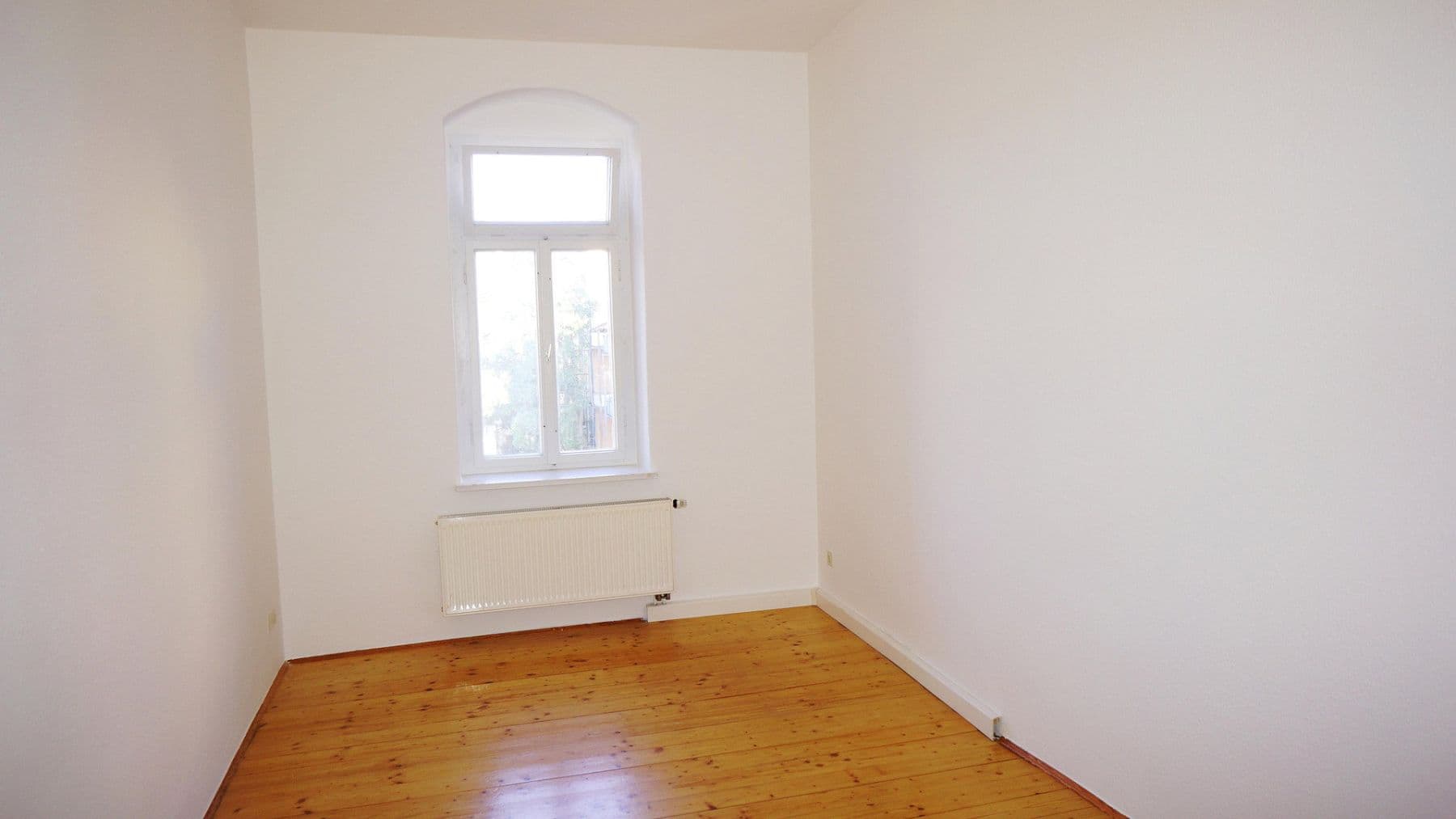 Pronájem bytu 4+1 103 m², Hertelstraße 16, Dresden, Sasko Pronájem bytu 4+1 103 m², Hertelstraße 16, Dresden, Sasko