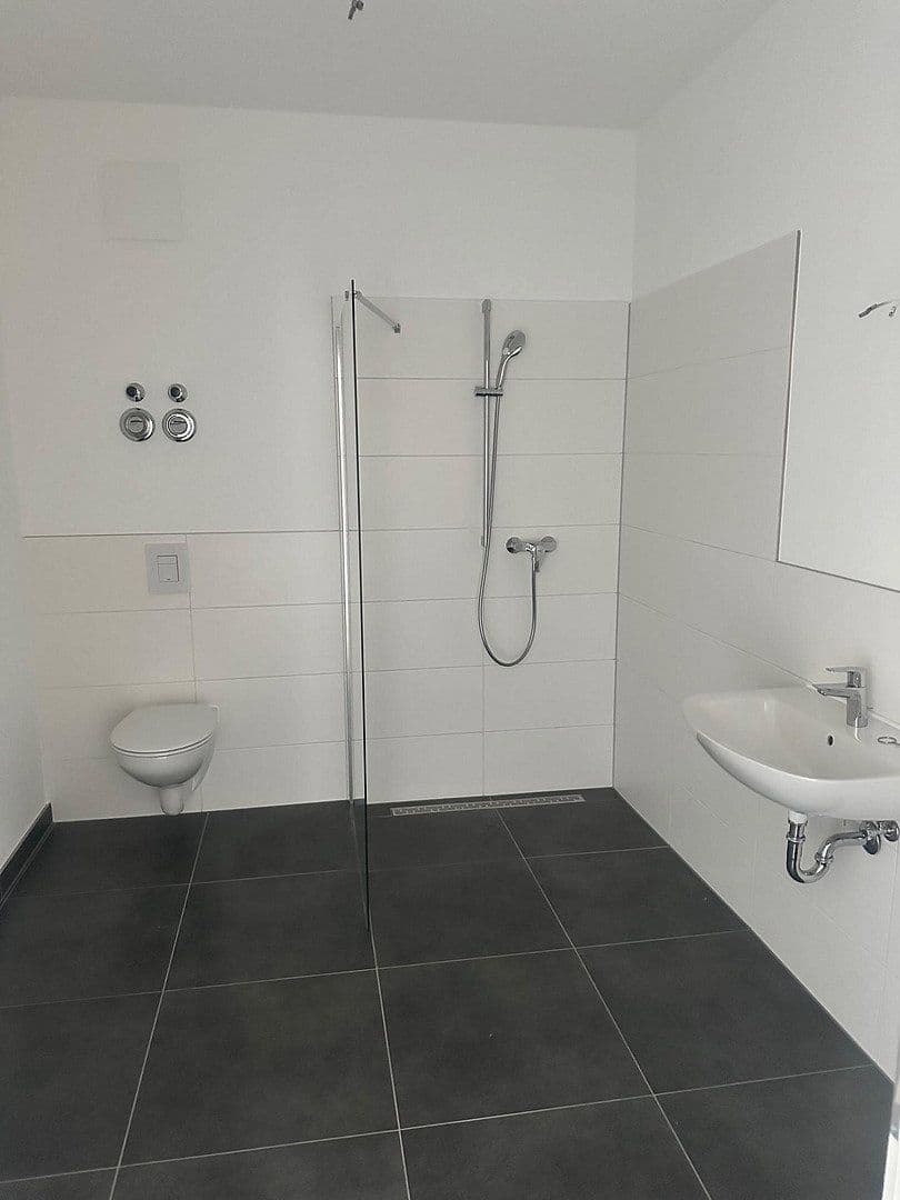 Pronájem bytu 1+1 48 m², Regener Straße 65, Berlin, Berlín Pronájem bytu 1+1 48 m², Regener Straße 65, Berlin, Berlín