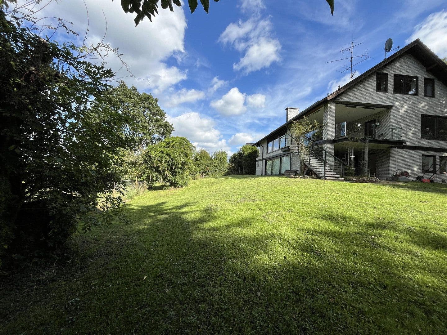 Prodej domu 350 m², pozemek 2.540 m², Overath, Severní Porýní-Vestfálsko Prodej domu 350 m², pozemek 2.540 m², Overath, Severní Porýní-Vestfálsko