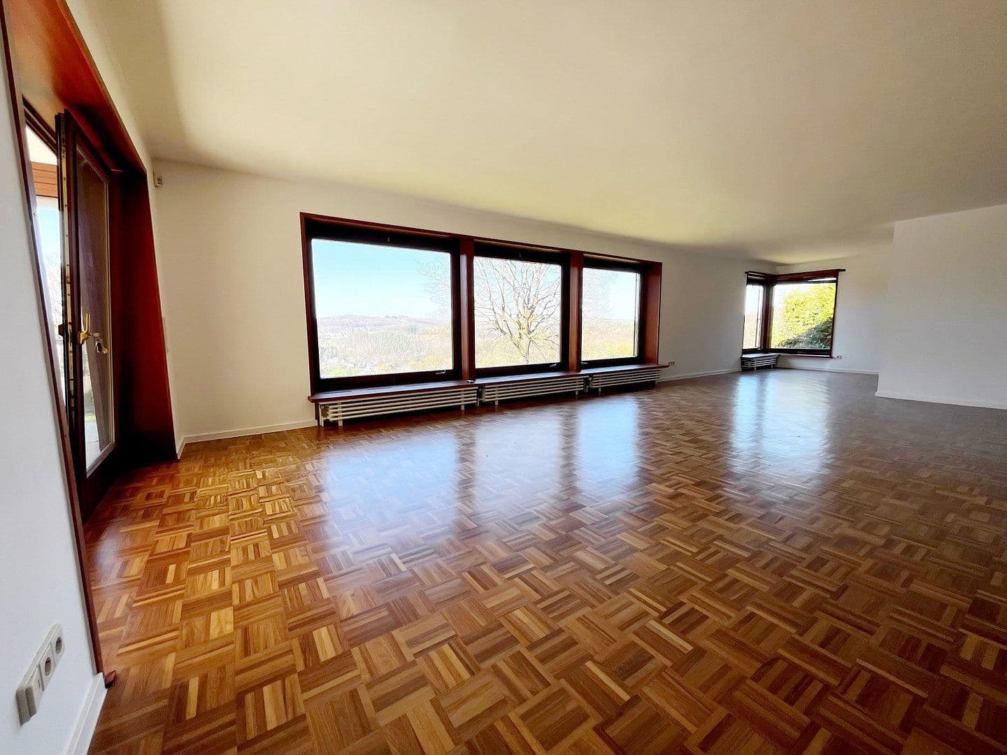 Prodej domu 350 m², pozemek 2.540 m², Overath, Severní Porýní-Vestfálsko Prodej domu 350 m², pozemek 2.540 m², Overath, Severní Porýní-Vestfálsko