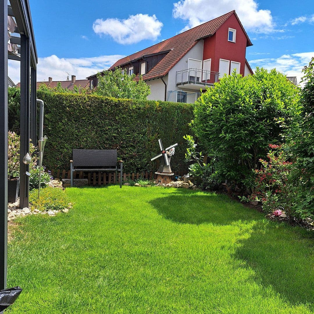 Prodej domu 125 m², pozemek 166 m², Brackenheim, Bádensko-Württembersko Prodej domu 125 m², pozemek 166 m², Brackenheim, Bádensko-Württembersko