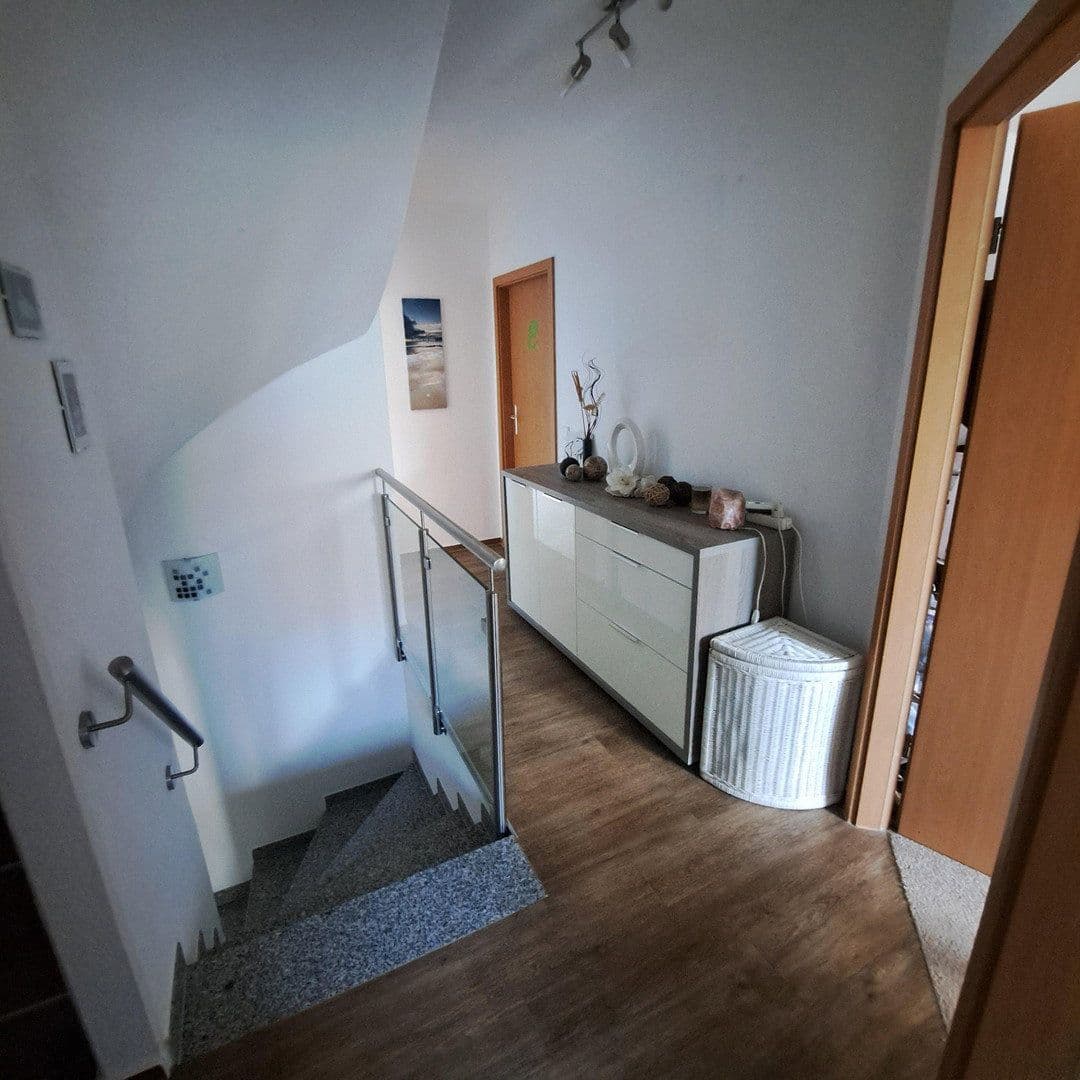 Prodej domu 125 m², pozemek 166 m², Brackenheim, Bádensko-Württembersko Prodej domu 125 m², pozemek 166 m², Brackenheim, Bádensko-Württembersko