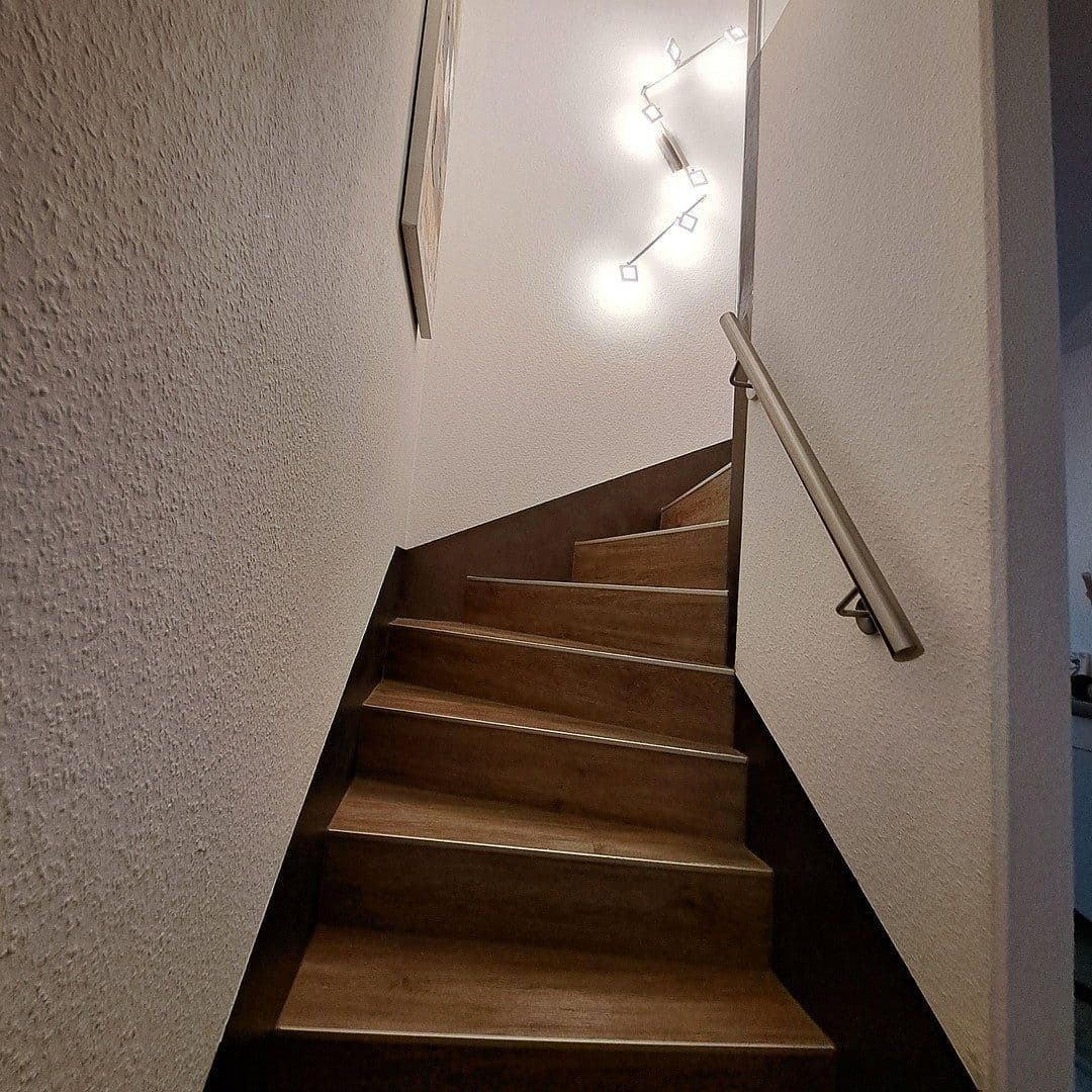 Prodej domu 125 m², pozemek 166 m², Brackenheim, Bádensko-Württembersko Prodej domu 125 m², pozemek 166 m², Brackenheim, Bádensko-Württembersko