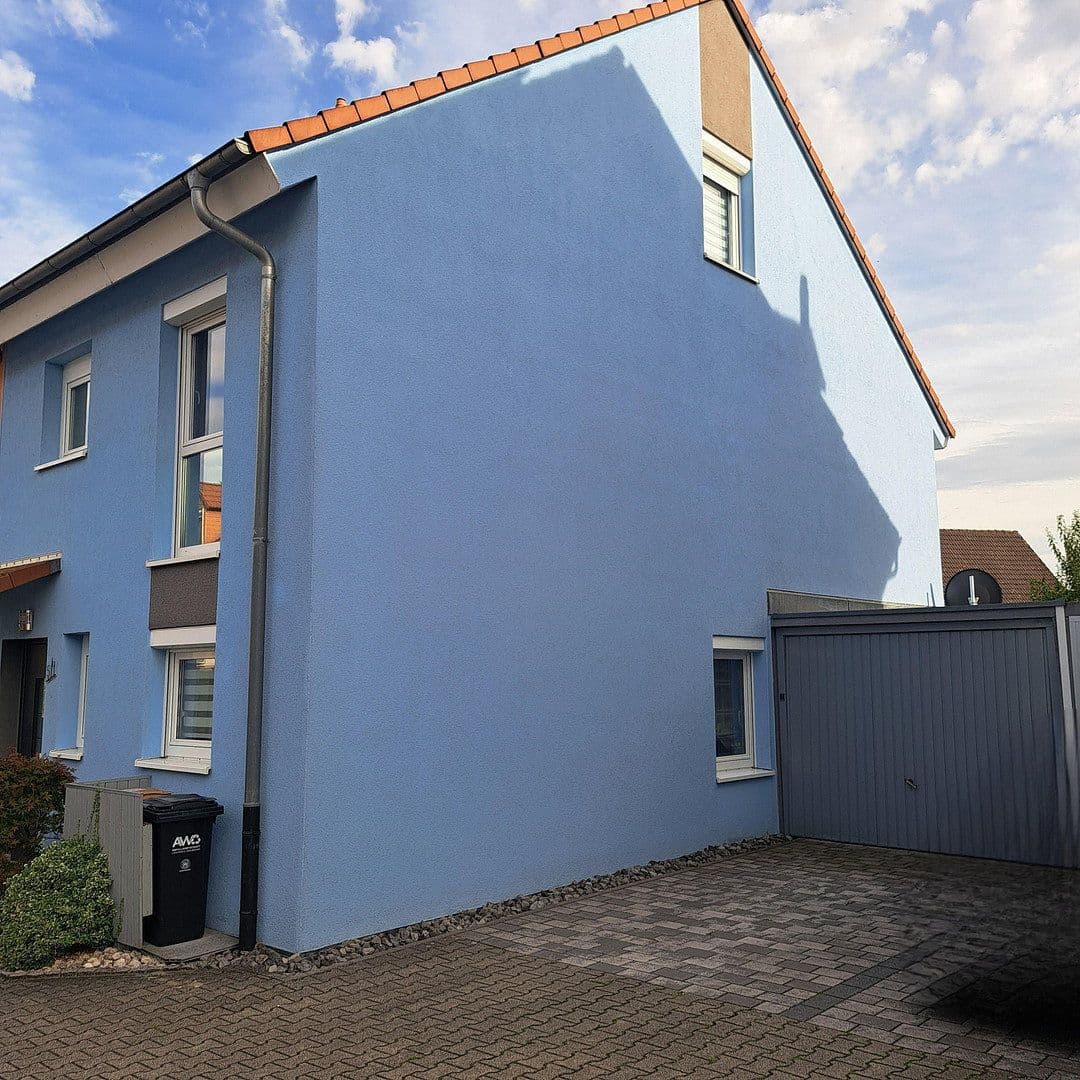 Prodej domu 125 m², pozemek 166 m², Brackenheim, Bádensko-Württembersko Prodej domu 125 m², pozemek 166 m², Brackenheim, Bádensko-Württembersko
