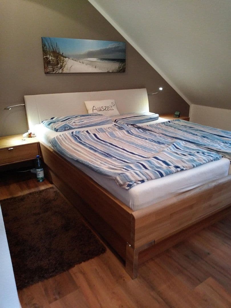 Prodej domu 125 m², pozemek 166 m², Brackenheim, Bádensko-Württembersko Prodej domu 125 m², pozemek 166 m², Brackenheim, Bádensko-Württembersko