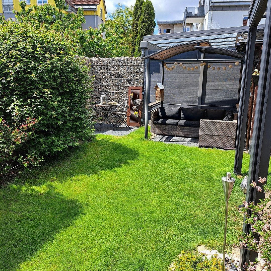Prodej domu 125 m², pozemek 166 m², Brackenheim, Bádensko-Württembersko Prodej domu 125 m², pozemek 166 m², Brackenheim, Bádensko-Württembersko