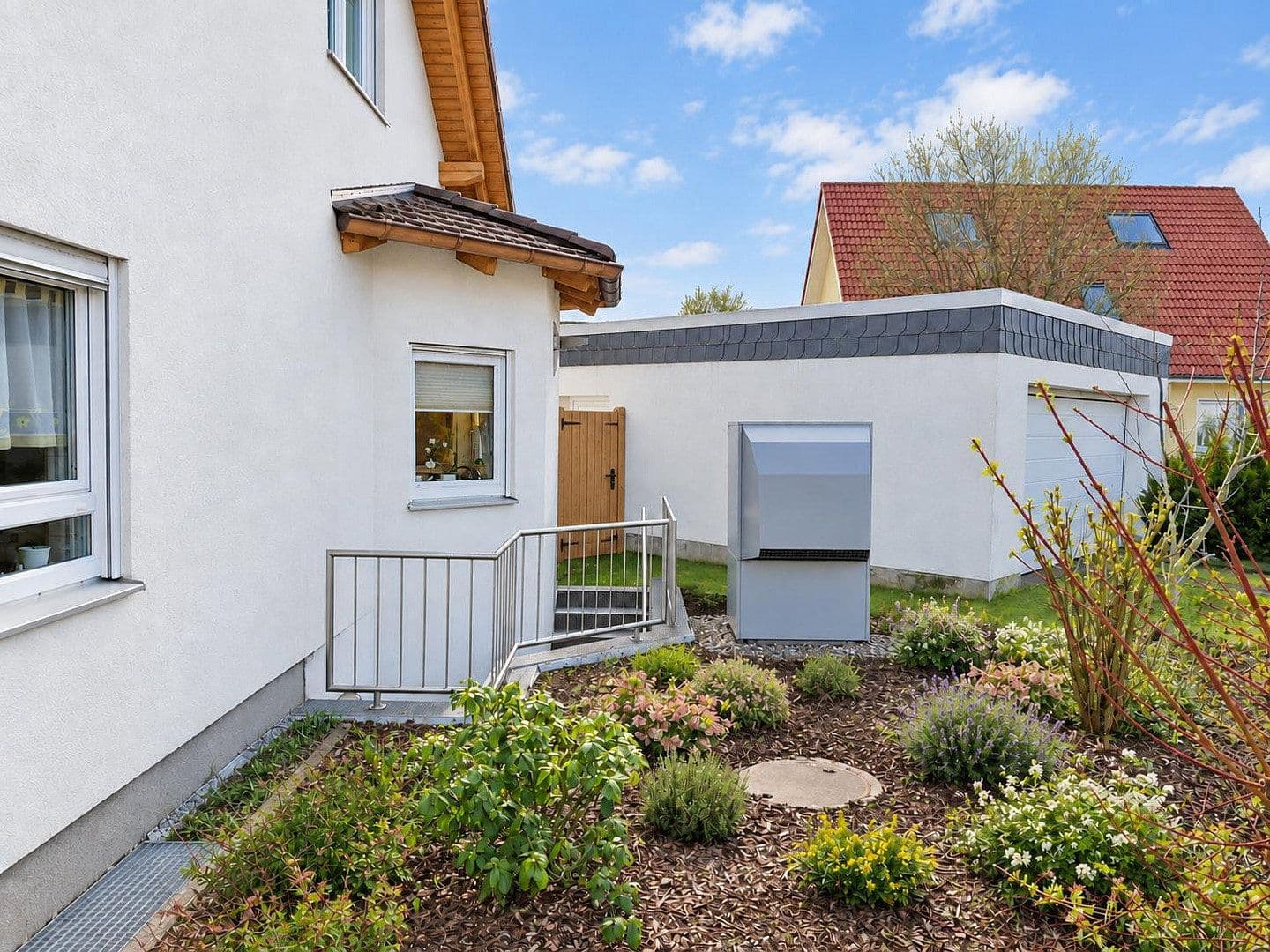 Prodej domu 226 m², pozemek 542 m², Pattensen, Dolní Sasko Prodej domu 226 m², pozemek 542 m², Pattensen, Dolní Sasko