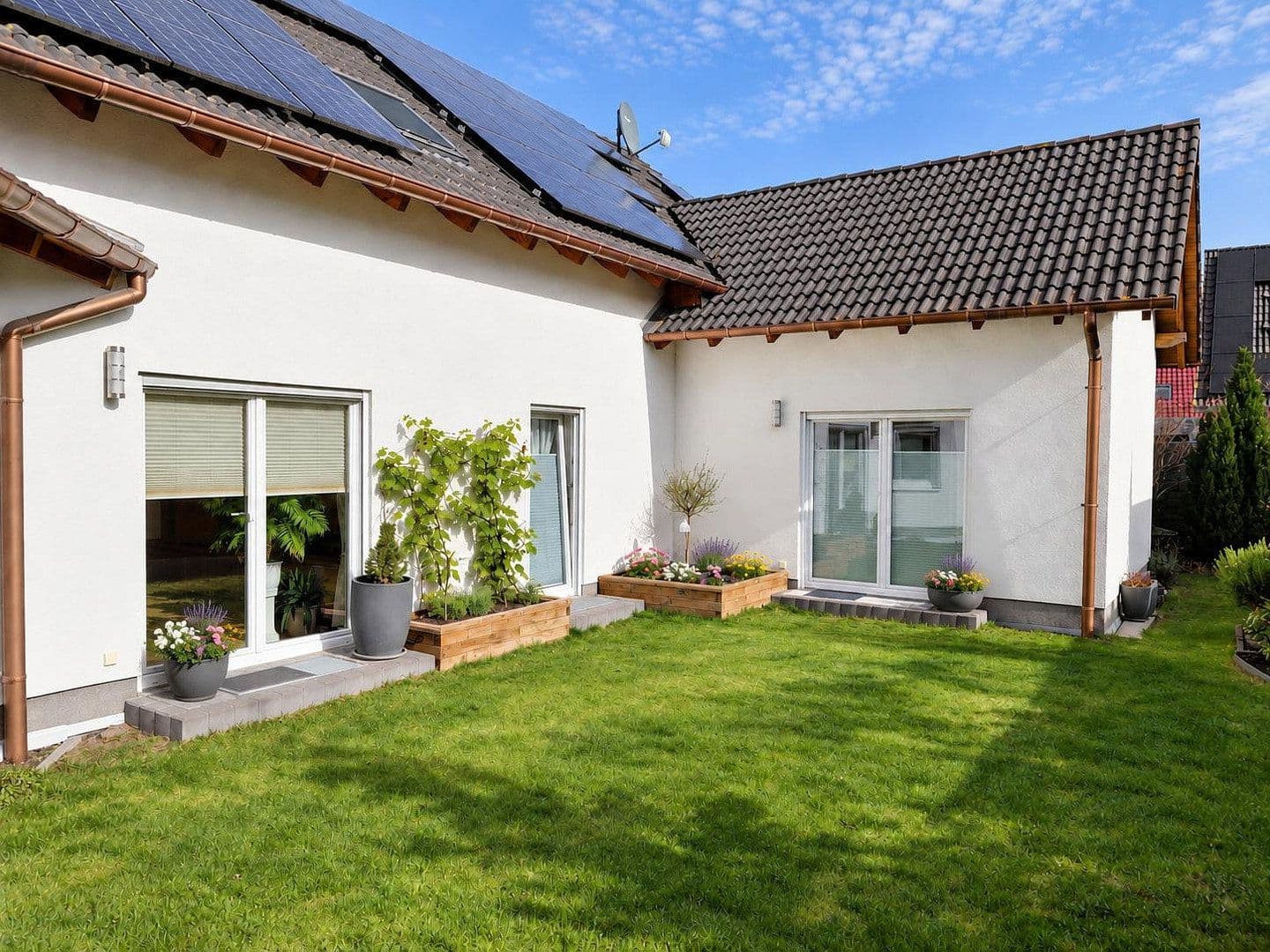 Prodej domu 226 m², pozemek 542 m², Pattensen, Dolní Sasko Prodej domu 226 m², pozemek 542 m², Pattensen, Dolní Sasko
