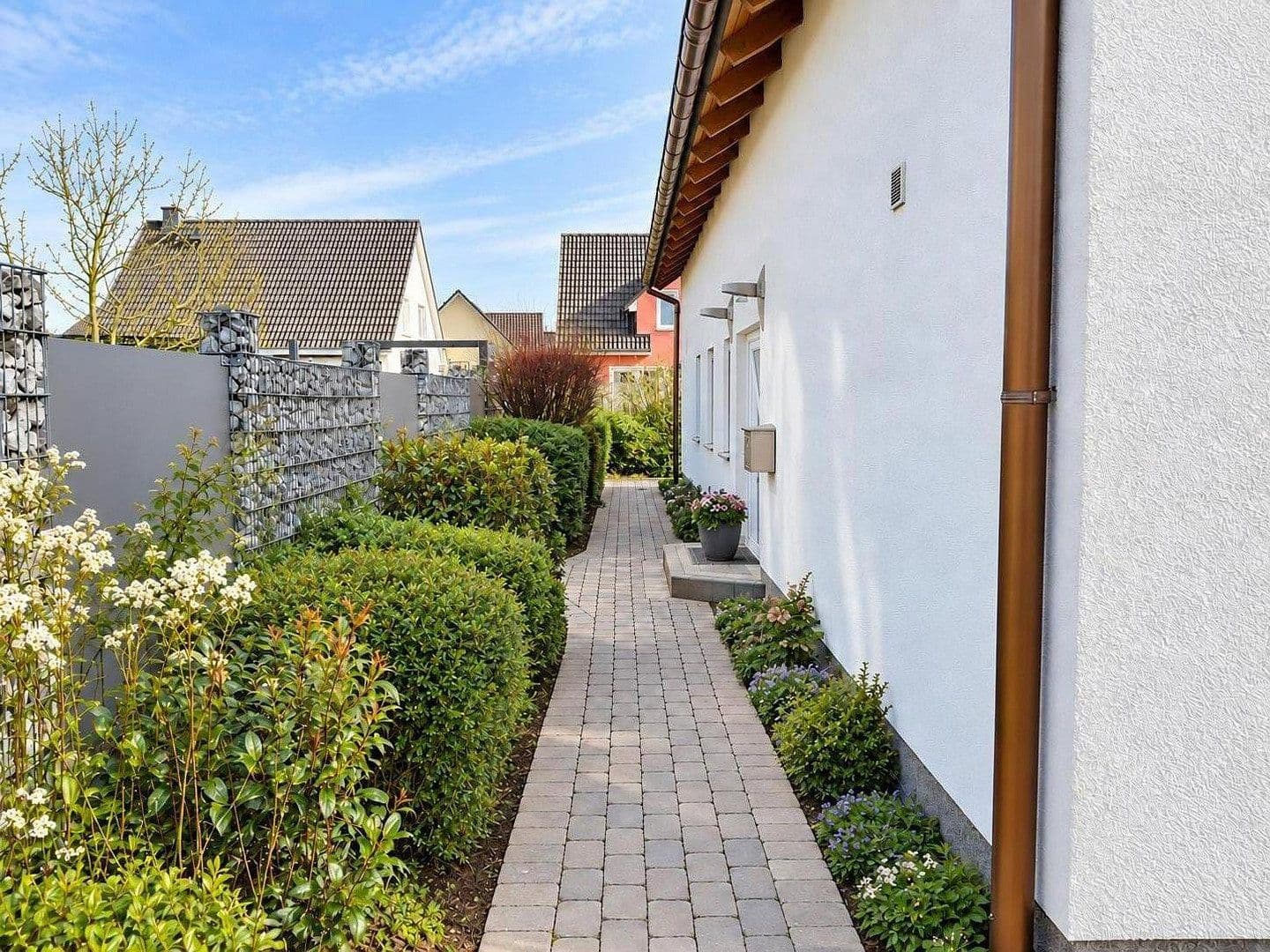 Prodej domu 226 m², pozemek 542 m², Pattensen, Dolní Sasko Prodej domu 226 m², pozemek 542 m², Pattensen, Dolní Sasko