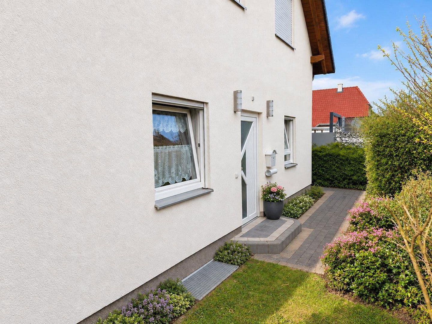 Prodej domu 226 m², pozemek 542 m², Pattensen, Dolní Sasko Prodej domu 226 m², pozemek 542 m², Pattensen, Dolní Sasko