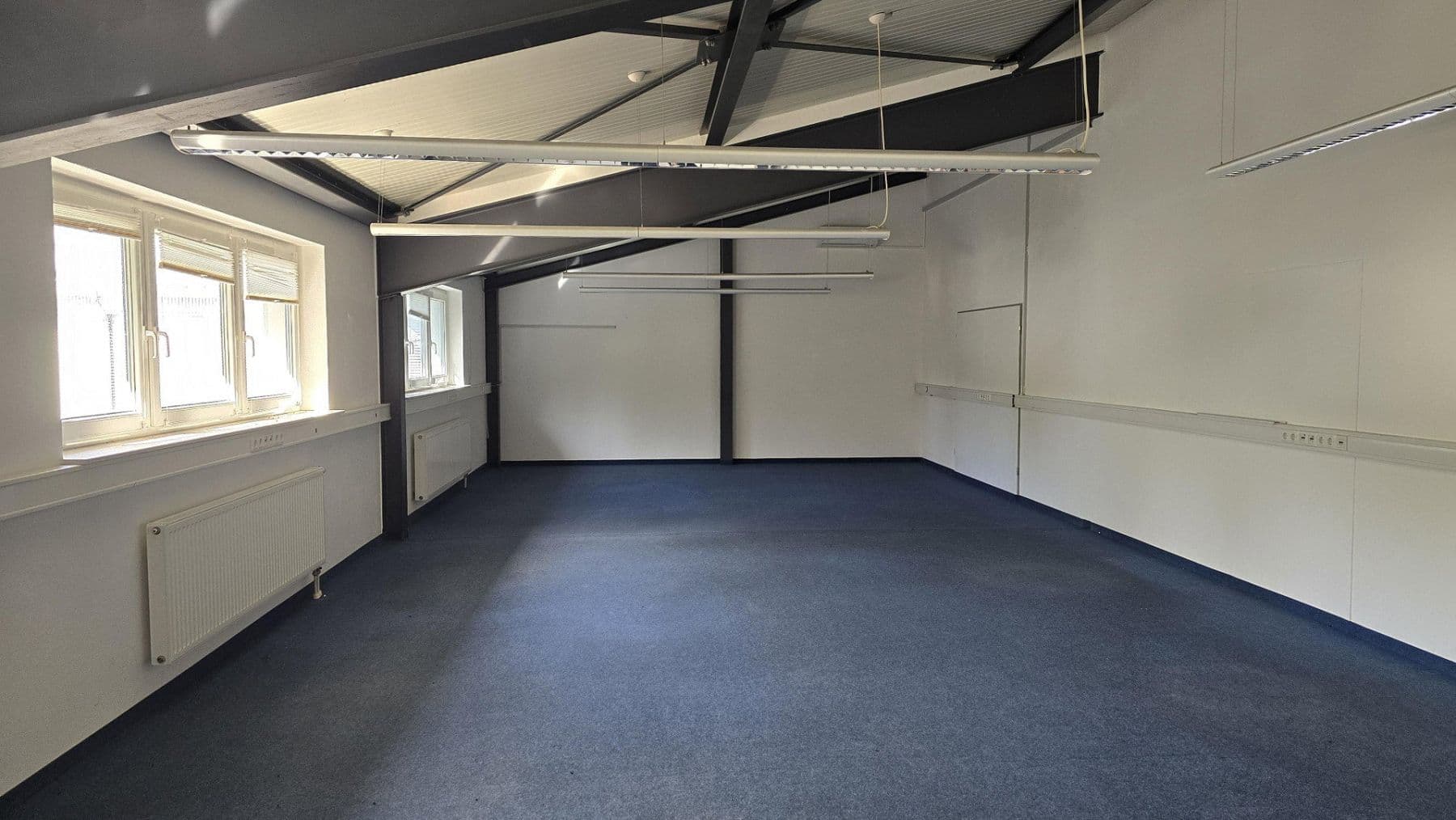 Pronájem nebytového prostoru 3.200 m², Steinung 3/1, Jettingen, Bádensko-Württembersko Pronájem nebytového prostoru 3.200 m², Steinung 3/1, Jettingen, Bádensko-Württembersko