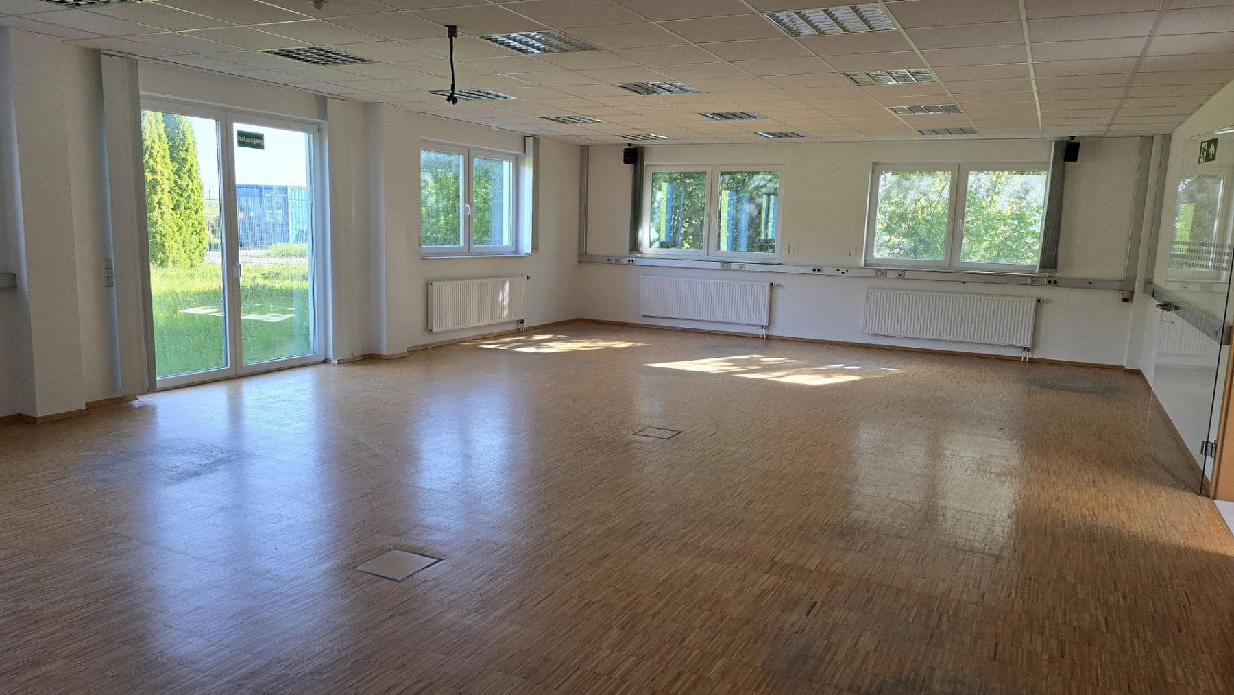 Pronájem nebytového prostoru 3.200 m², Steinung 3/1, Jettingen, Bádensko-Württembersko Pronájem nebytového prostoru 3.200 m², Steinung 3/1, Jettingen, Bádensko-Württembersko