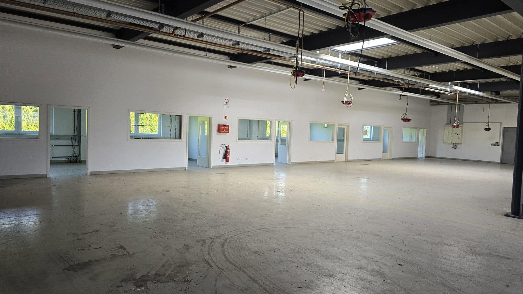 Pronájem nebytového prostoru 3.200 m², Steinung 3/1, Jettingen, Bádensko-Württembersko Pronájem nebytového prostoru 3.200 m², Steinung 3/1, Jettingen, Bádensko-Württembersko