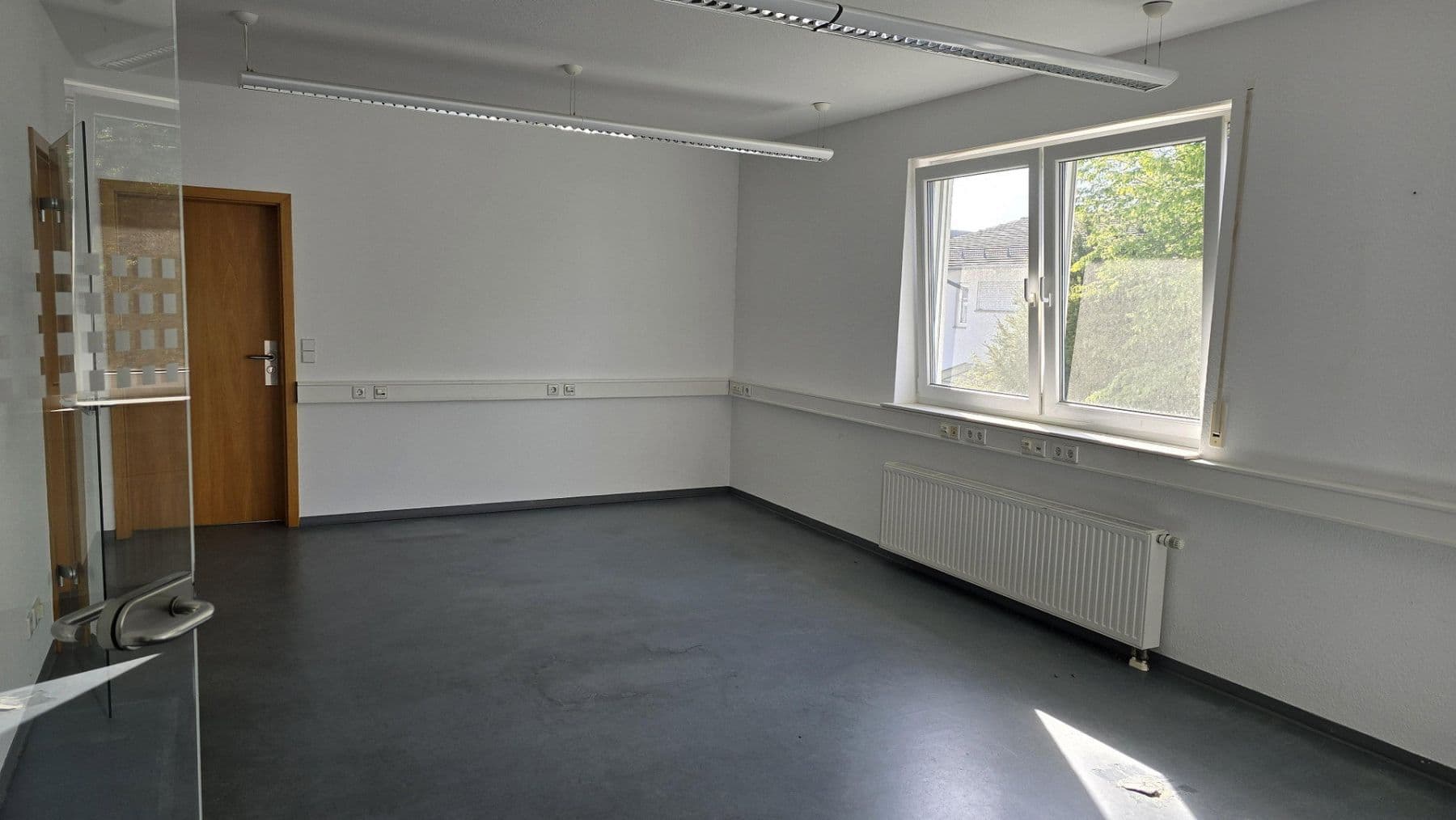 Pronájem nebytového prostoru 3.200 m², Steinung 3/1, Jettingen, Bádensko-Württembersko Pronájem nebytového prostoru 3.200 m², Steinung 3/1, Jettingen, Bádensko-Württembersko