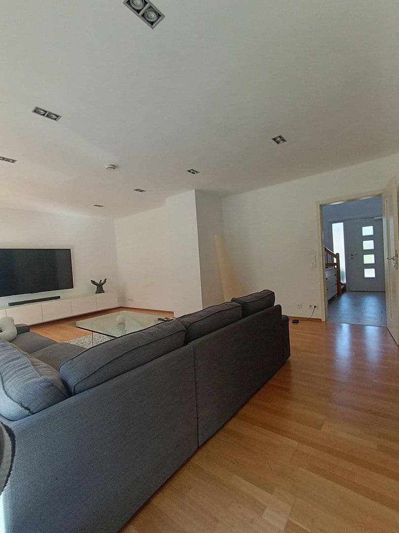 Prodej domu 146 m², pozemek 705 m², Remchingen, Bádensko-Württembersko Prodej domu 146 m², pozemek 705 m², Remchingen, Bádensko-Württembersko