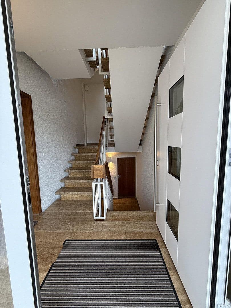Prodej domu 383 m², pozemek 672 m², Auf der Gans 24, Stuttgart Sommerrain, Bádensko-Württembersko Prodej domu 383 m², pozemek 672 m², Auf der Gans 24, Stuttgart Sommerrain, Bádensko-Württembersko
