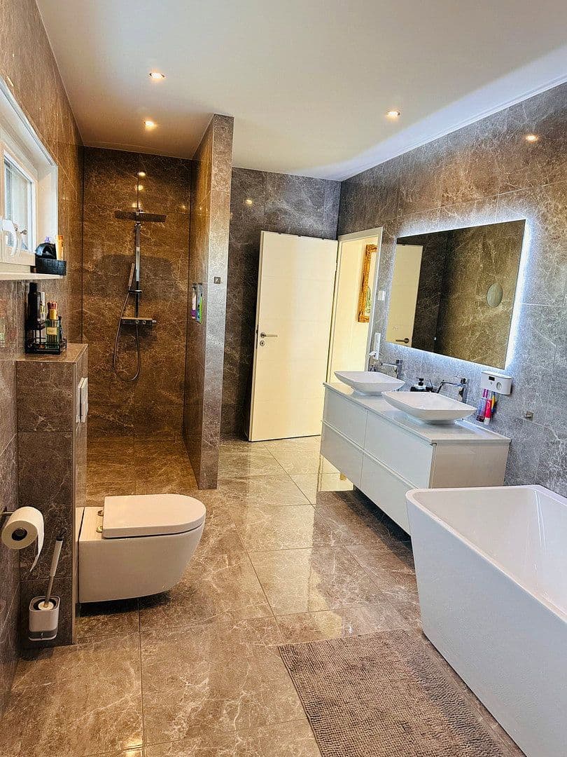 Prodej domu 171 m², pozemek 707 m², Ilsede, Dolní Sasko Prodej domu 171 m², pozemek 707 m², Ilsede, Dolní Sasko