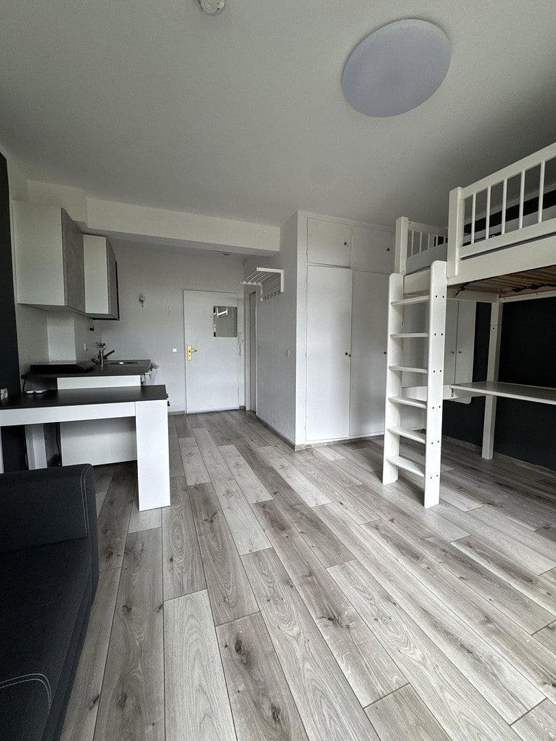 Pronájem bytu 1+1 27 m², Viktoriastraße, Wiesbaden, Hessen Pronájem bytu 1+1 27 m², Viktoriastraße, Wiesbaden, Hessen