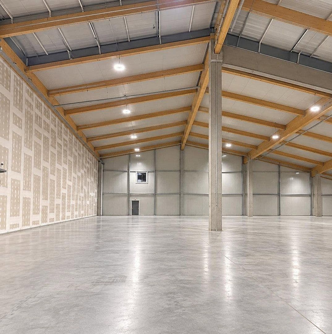 Pronájem nebytového prostoru 750 m², Flugplatzstrasse 35, Atting, Bavorsko Pronájem nebytového prostoru 750 m², Flugplatzstrasse 35, Atting, Bavorsko