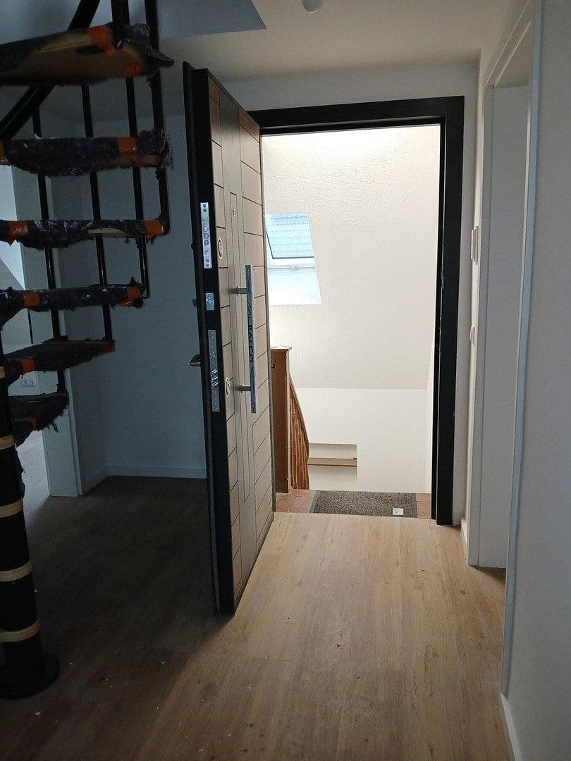 Pronájem bytu 1+1 30 m², Blaubeuren, Bádensko-Württembersko Pronájem bytu 1+1 30 m², Blaubeuren, Bádensko-Württembersko