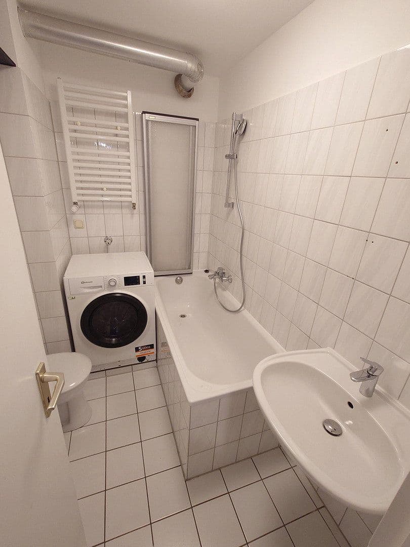 Pronájem bytu 3+1 55 m², Mechtildisstrasse 11, Essen, Severní Porýní-Vestfálsko Pronájem bytu 3+1 55 m², Mechtildisstrasse 11, Essen, Severní Porýní-Vestfálsko