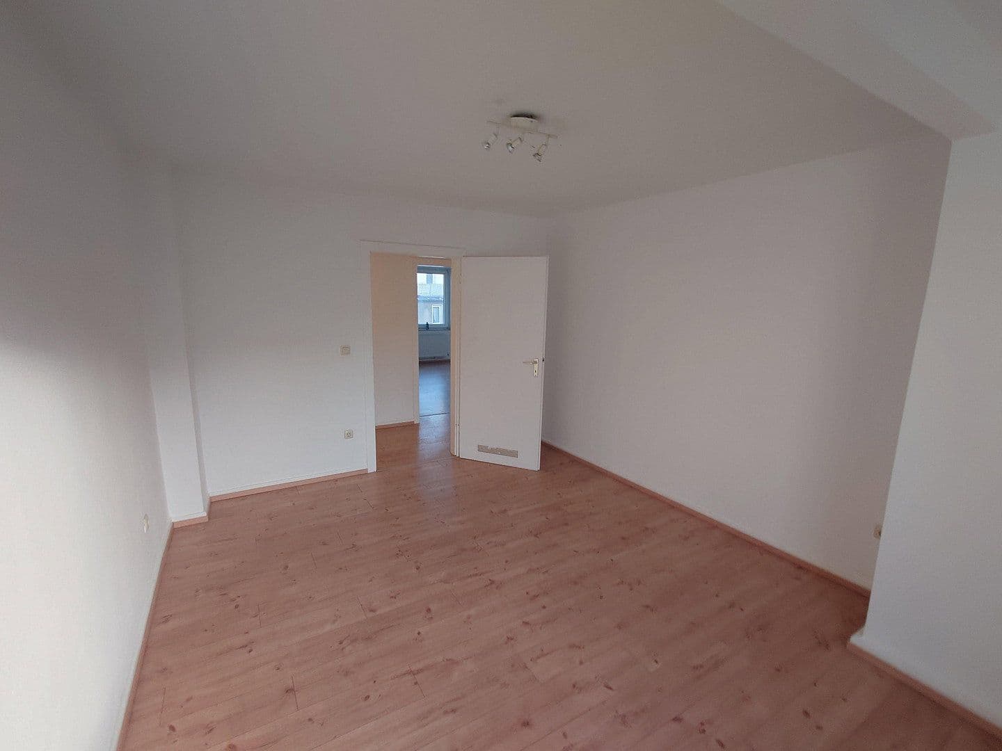 Pronájem bytu 3+1 55 m², Mechtildisstrasse 11, Essen, Severní Porýní-Vestfálsko Pronájem bytu 3+1 55 m², Mechtildisstrasse 11, Essen, Severní Porýní-Vestfálsko