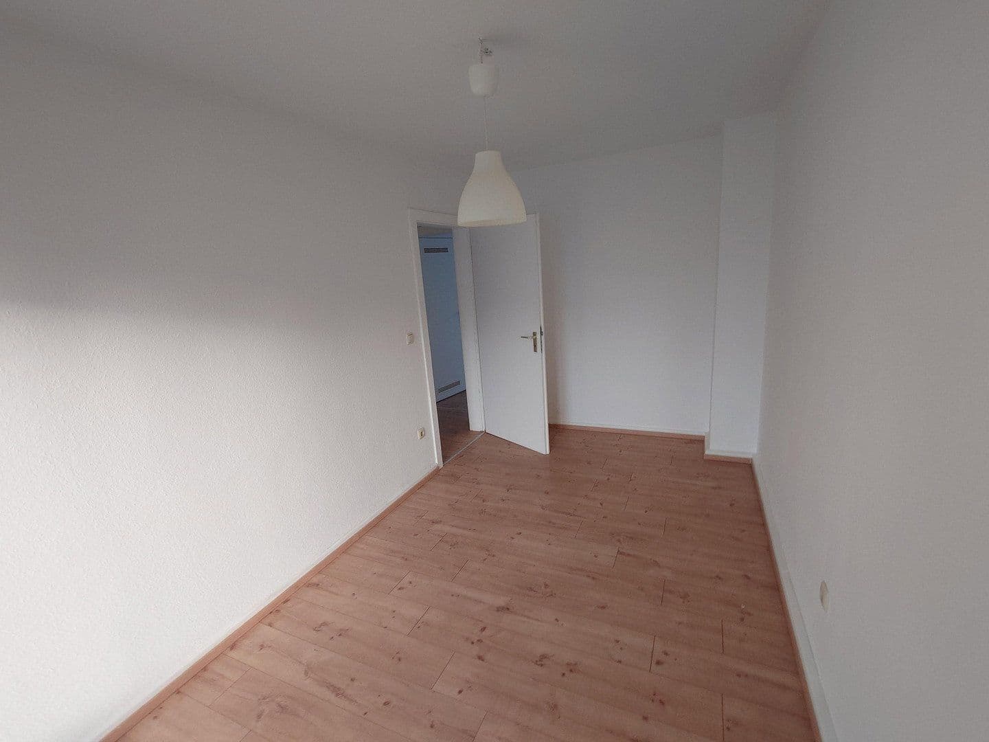 Pronájem bytu 3+1 55 m², Mechtildisstrasse 11, Essen, Severní Porýní-Vestfálsko Pronájem bytu 3+1 55 m², Mechtildisstrasse 11, Essen, Severní Porýní-Vestfálsko