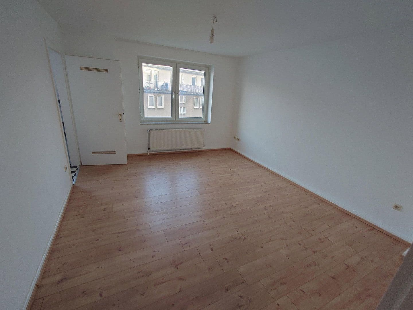 Pronájem bytu 3+1 55 m², Mechtildisstrasse 11, Essen, Severní Porýní-Vestfálsko Pronájem bytu 3+1 55 m², Mechtildisstrasse 11, Essen, Severní Porýní-Vestfálsko