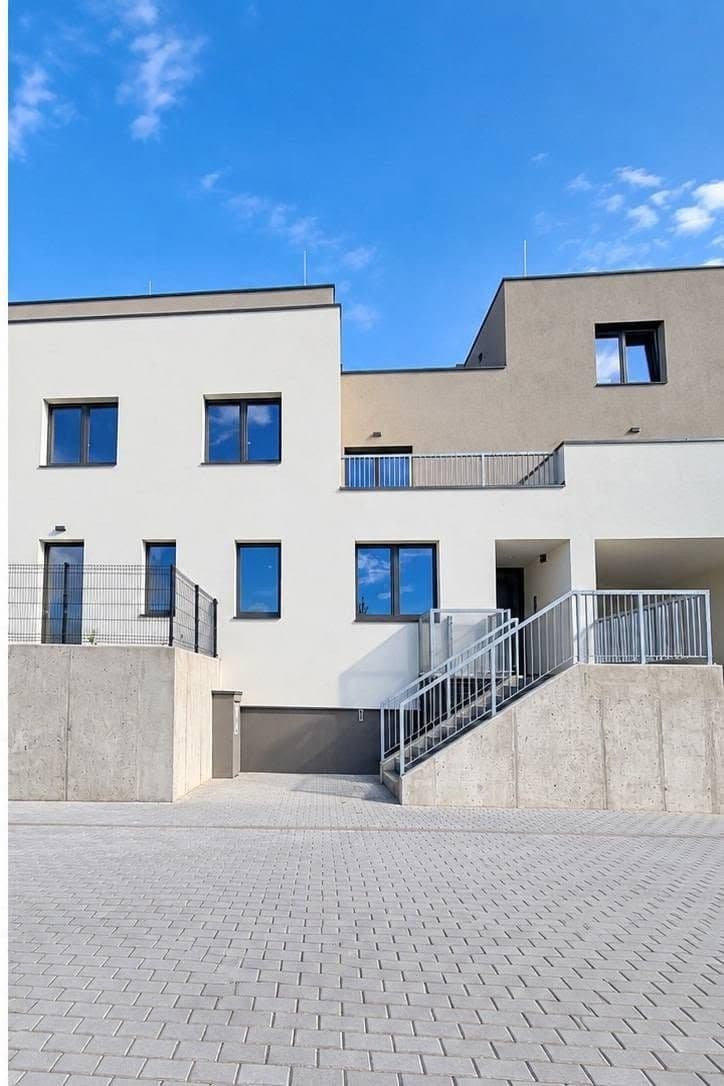 Pronájem bytu 1+kk 26 m², Za Novákovou zahradou, Praha, Praha Pronájem bytu 1+kk 26 m², Za Novákovou zahradou, Praha, Praha