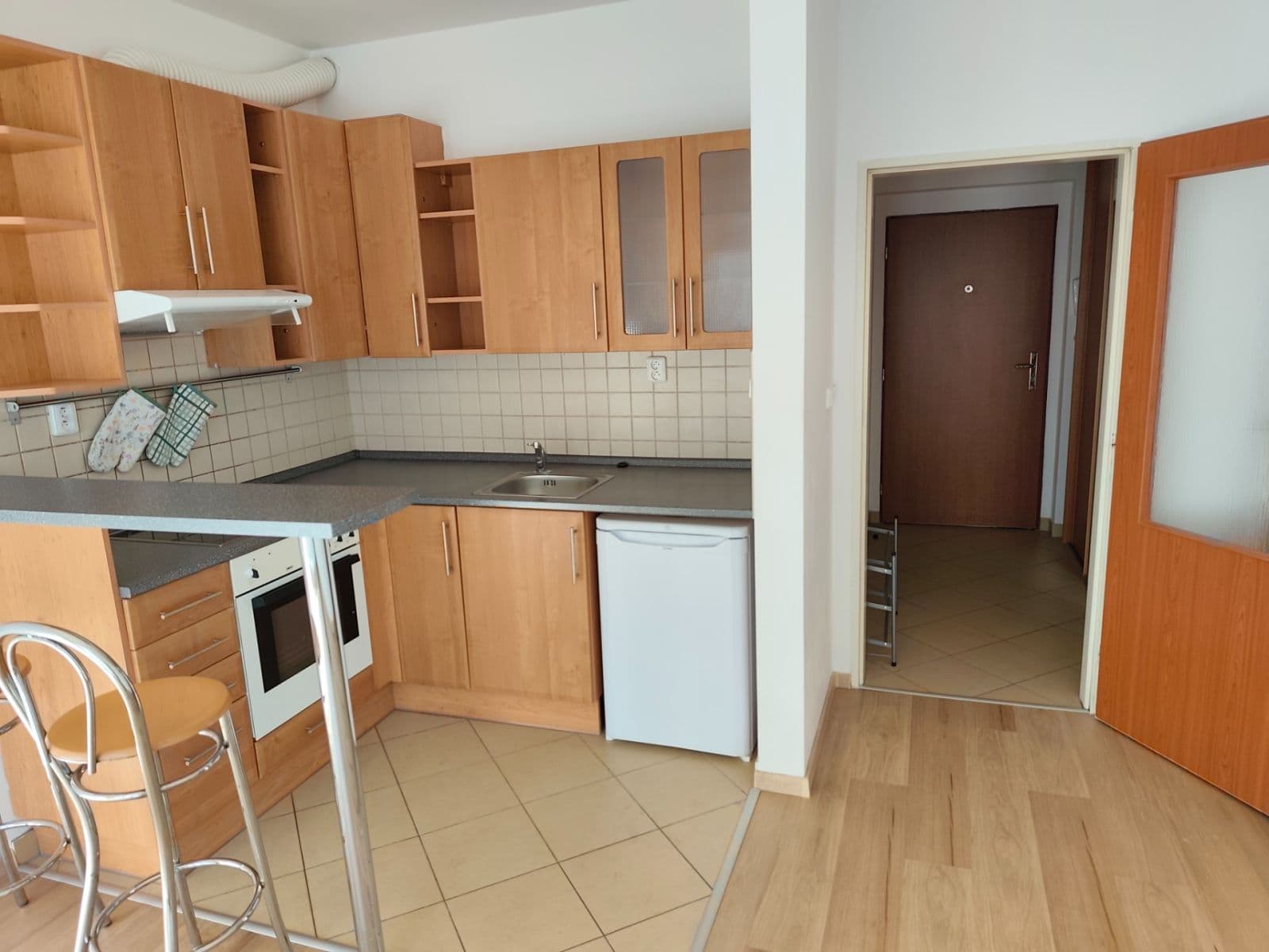 Pronájem bytu 1+kk 30 m², Mikanova, Praha, Praha Pronájem bytu 1+kk 30 m², Mikanova, Praha, Praha
