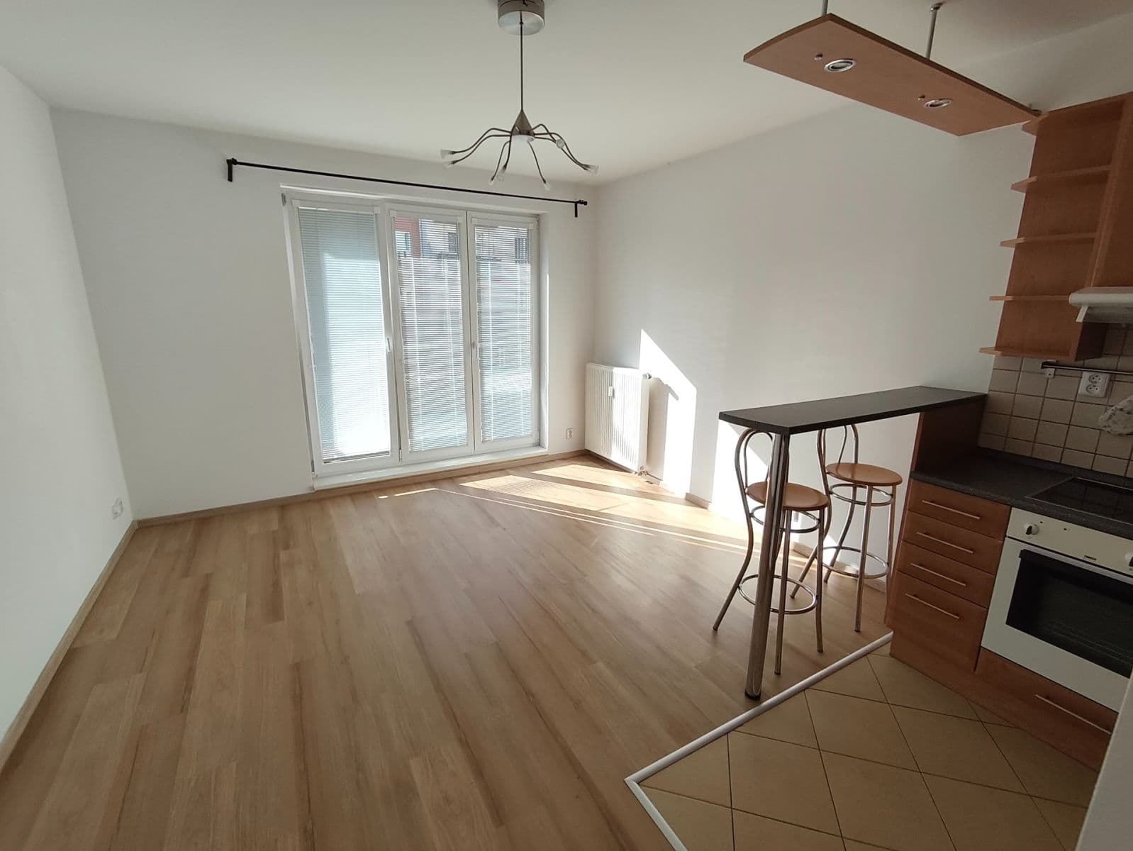 Pronájem bytu 1+kk 30 m², Mikanova, Praha, Praha Pronájem bytu 1+kk 30 m², Mikanova, Praha, Praha