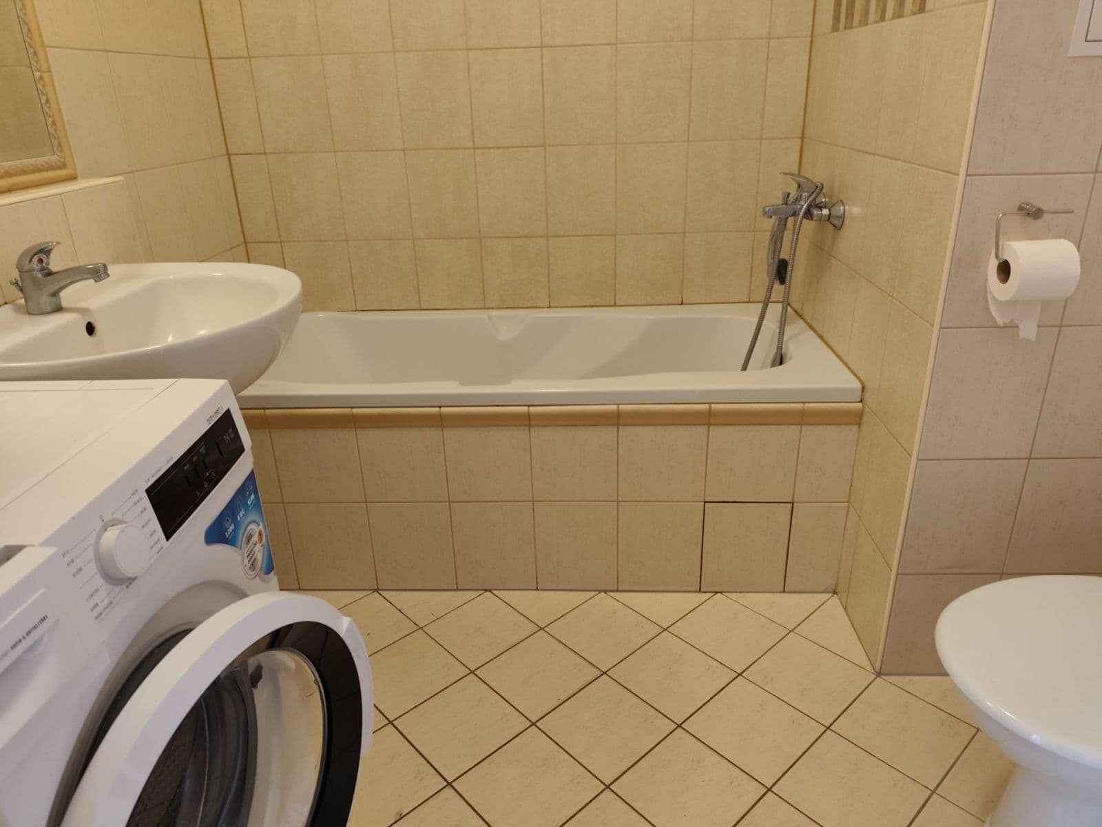 Pronájem bytu 1+kk 30 m², Mikanova, Praha, Praha Pronájem bytu 1+kk 30 m², Mikanova, Praha, Praha