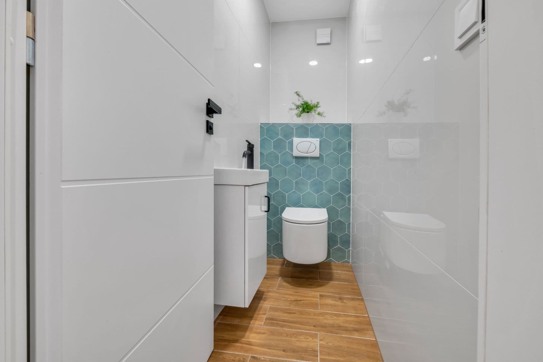 Prodej bytu 112 m², Varšavská, Karlovy Vary, Karlovarský kraj Prodej bytu 112 m², Varšavská, Karlovy Vary, Karlovarský kraj