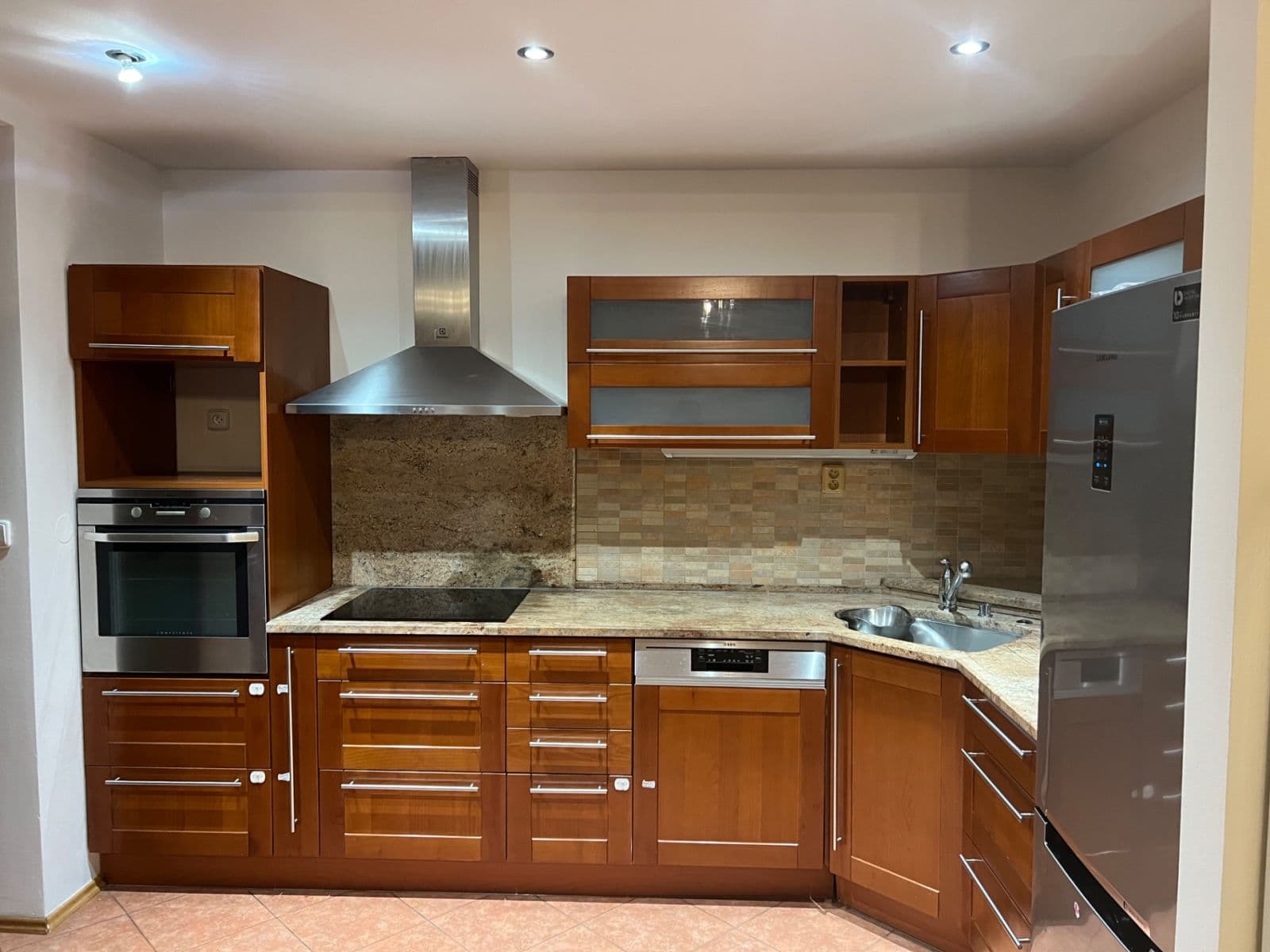 Pronájem bytu 3+kk 77 m², Podvinný mlýn, Praha, Praha Pronájem bytu 3+kk 77 m², Podvinný mlýn, Praha, Praha