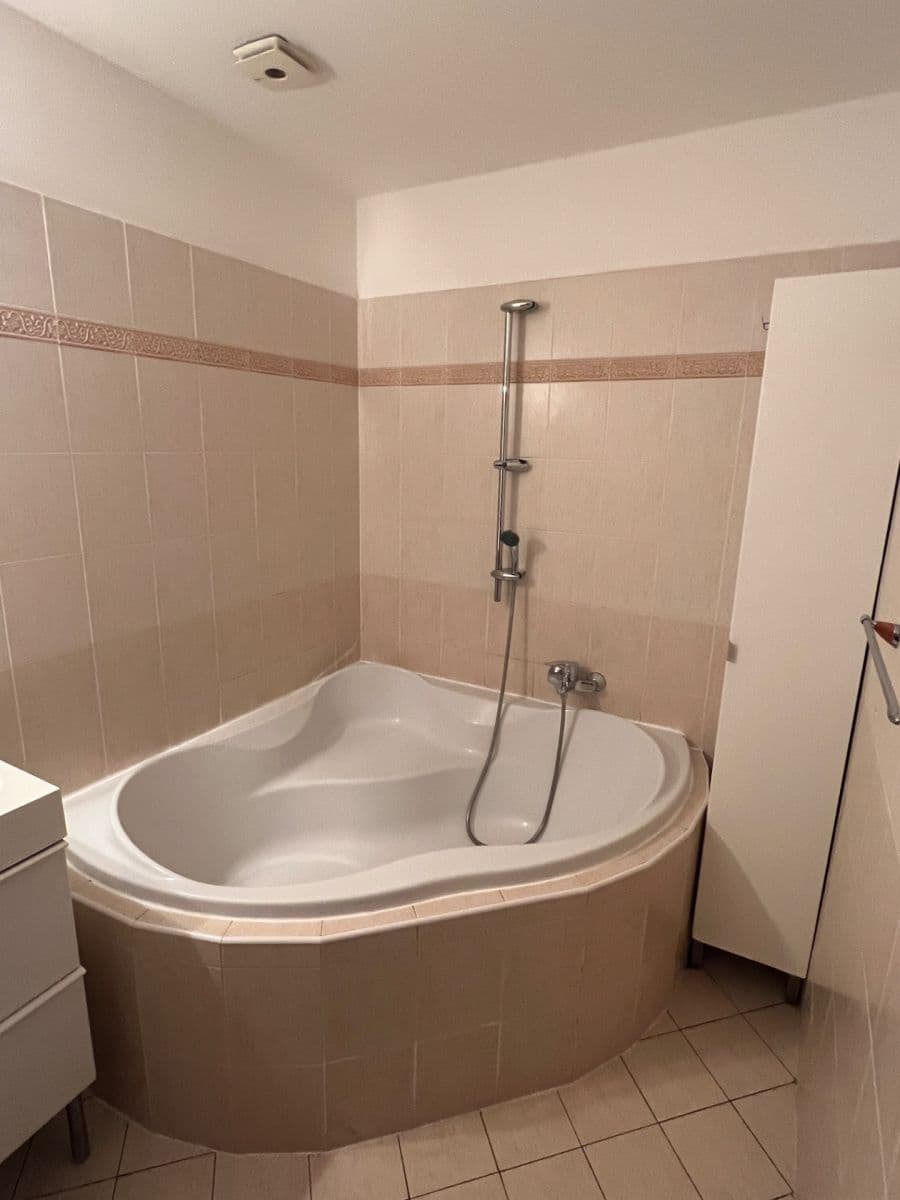 Pronájem bytu 3+kk 77 m², Podvinný mlýn, Praha, Praha Pronájem bytu 3+kk 77 m², Podvinný mlýn, Praha, Praha
