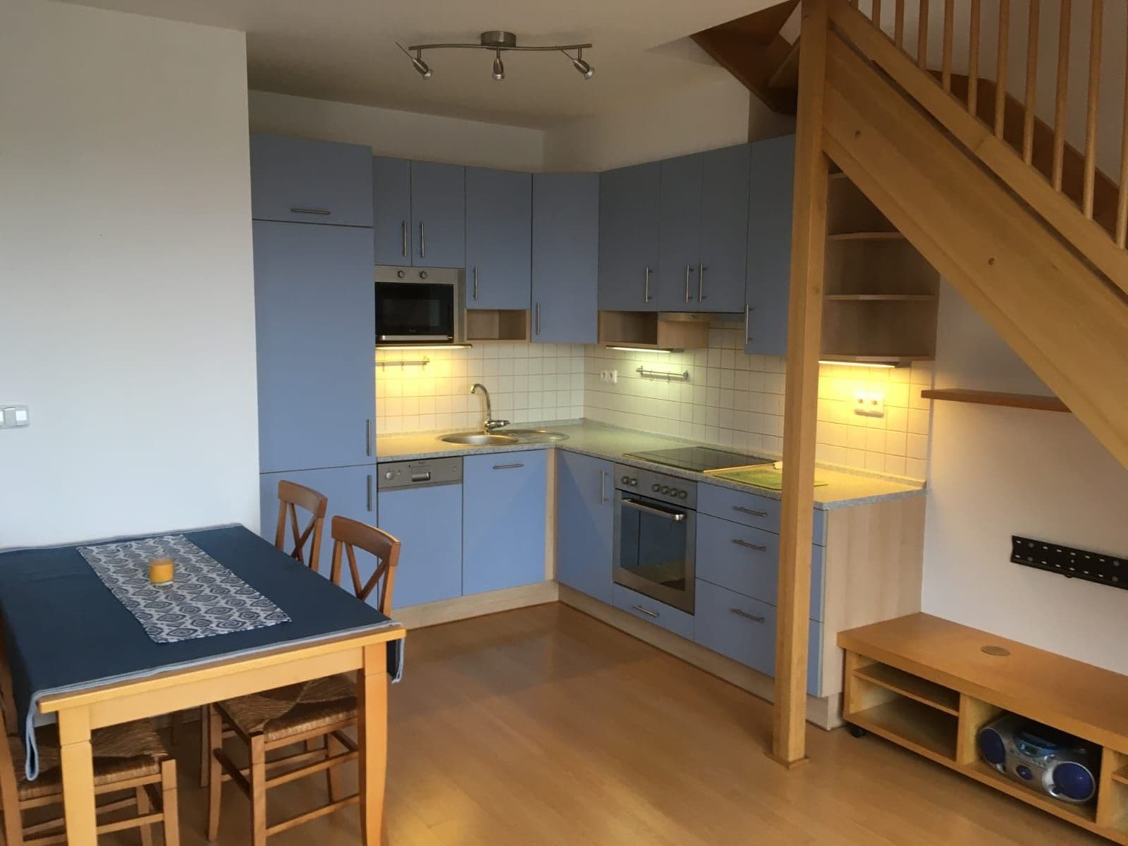 Pronájem bytu 3+kk 56 m², Tyršovo nám., Roztoky, Středočeský kraj Pronájem bytu 3+kk 56 m², Tyršovo nám., Roztoky, Středočeský kraj
