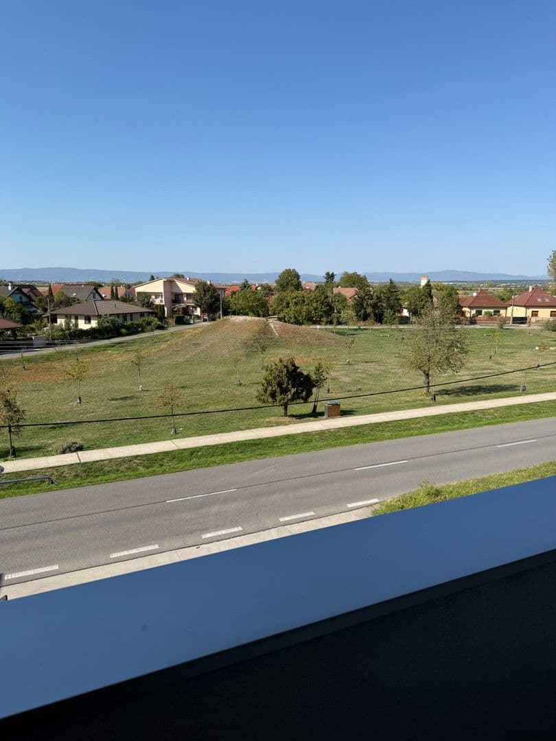 Pronájem bytu 2+kk 50 m², Hlavná, Nová Dedinka, Bratislavský kraj Pronájem bytu 2+kk 50 m², Hlavná, Nová Dedinka, Bratislavský kraj