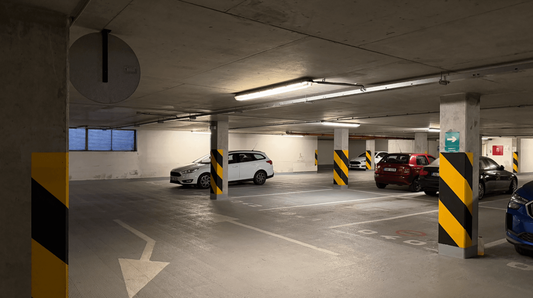 Pronájem garáže 13 m², Tomkova, Praha, Praha Pronájem garáže 13 m², Tomkova, Praha, Praha