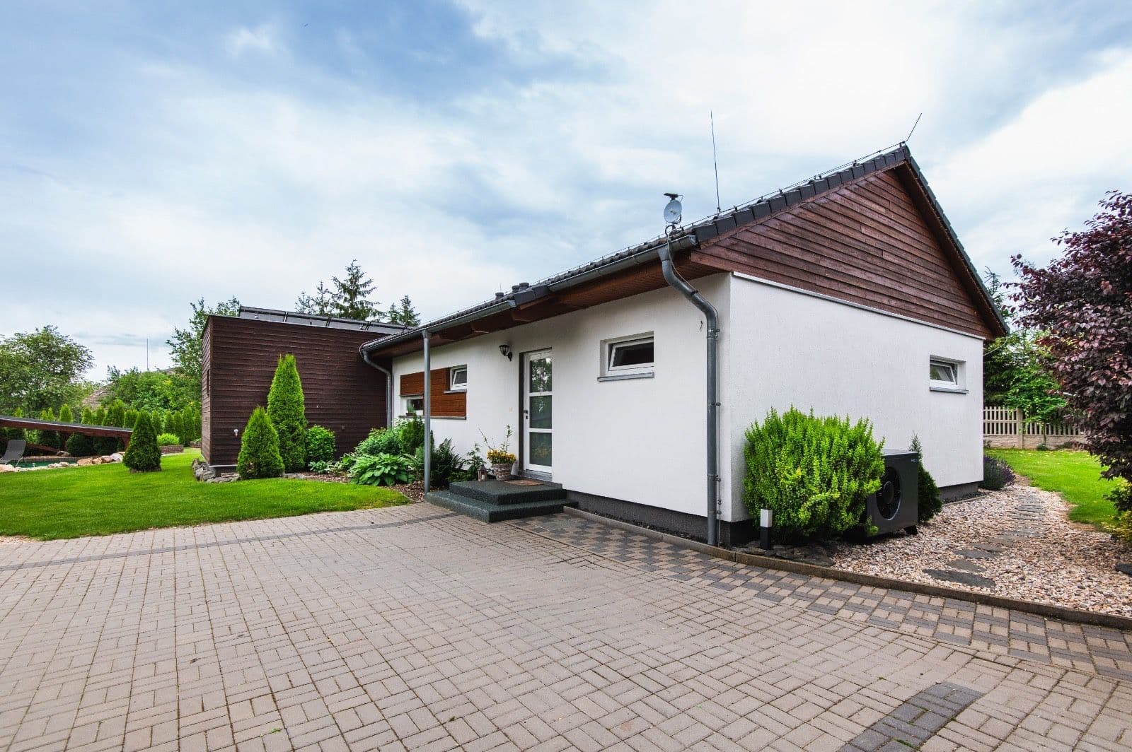 Pronájem domu 104 m², pozemek 1.000 m², Křesetice, Středočeský kraj Pronájem domu 104 m², pozemek 1.000 m², Křesetice, Středočeský kraj