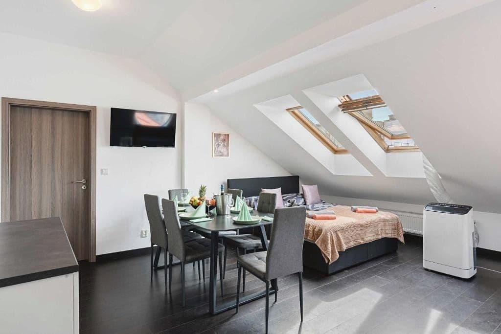Pronájem bytu 3+kk 145 m², Košická, Praha, Praha Pronájem bytu 3+kk 145 m², Košická, Praha, Praha