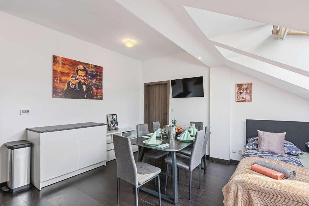 Pronájem bytu 3+kk 145 m², Košická, Praha, Praha Pronájem bytu 3+kk 145 m², Košická, Praha, Praha