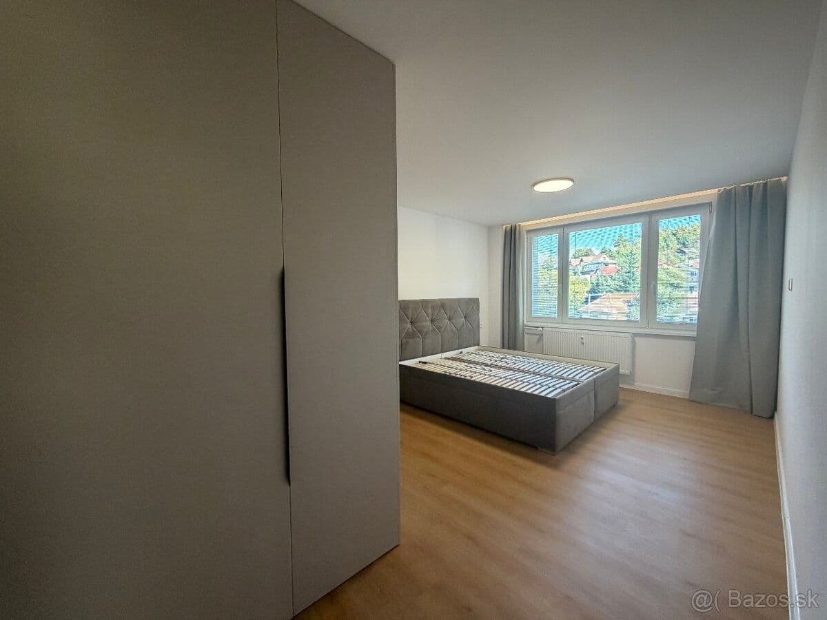 Prodej bytu 3+1 67 m², Lánska, Považská Bystrica, Trenčiansky kraj Prodej bytu 3+1 67 m², Lánska, Považská Bystrica, Trenčiansky kraj