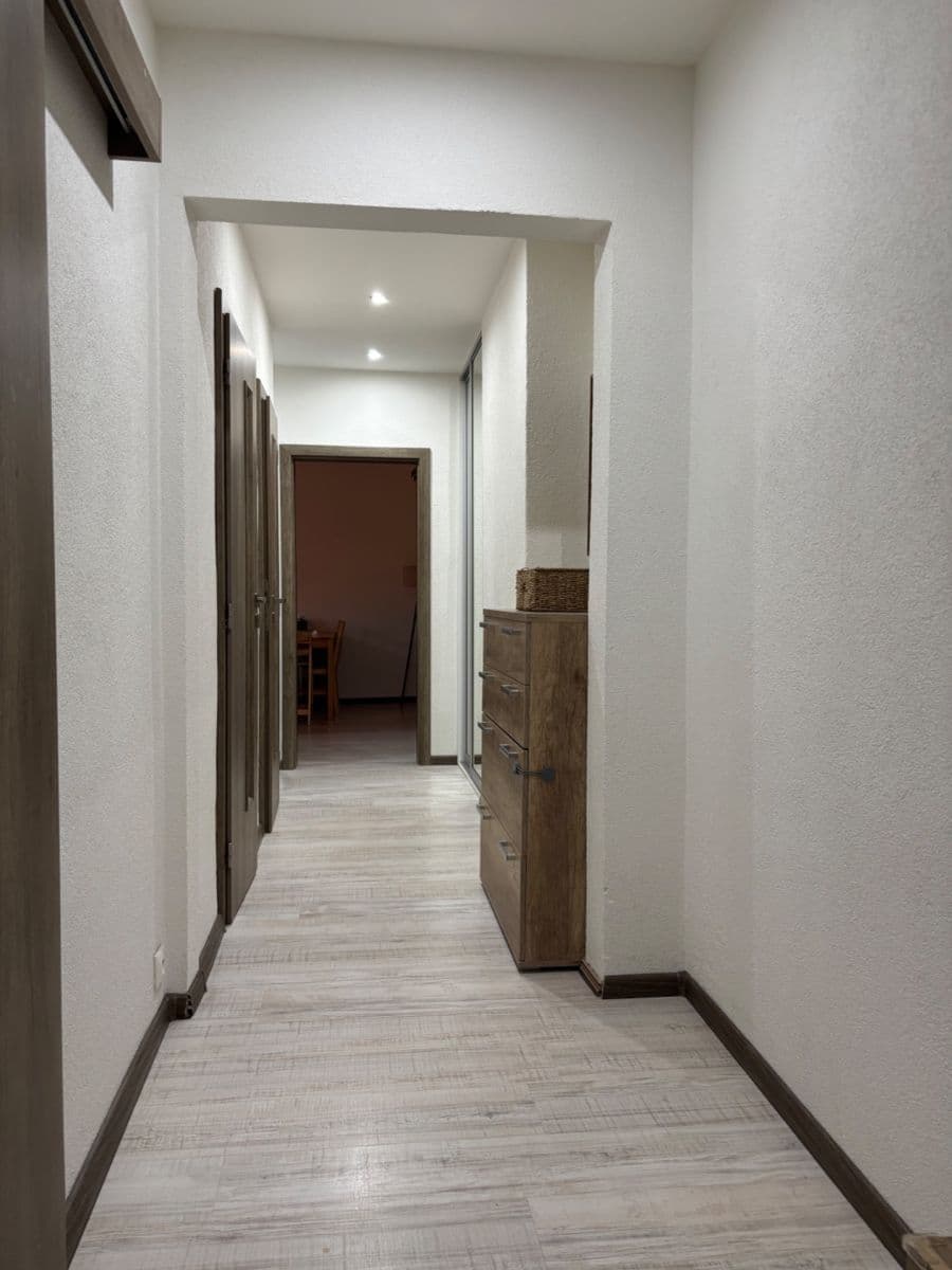Pronájem bytu 2+1 52 m², Medveďovej, Petržalka, Bratislavský kraj Pronájem bytu 2+1 52 m², Medveďovej, Petržalka, Bratislavský kraj