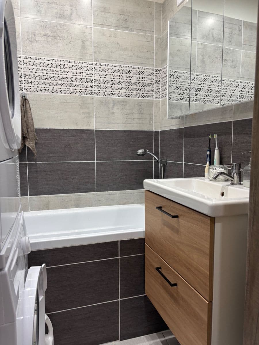 Pronájem bytu 2+1 52 m², Medveďovej, Petržalka, Bratislavský kraj Pronájem bytu 2+1 52 m², Medveďovej, Petržalka, Bratislavský kraj